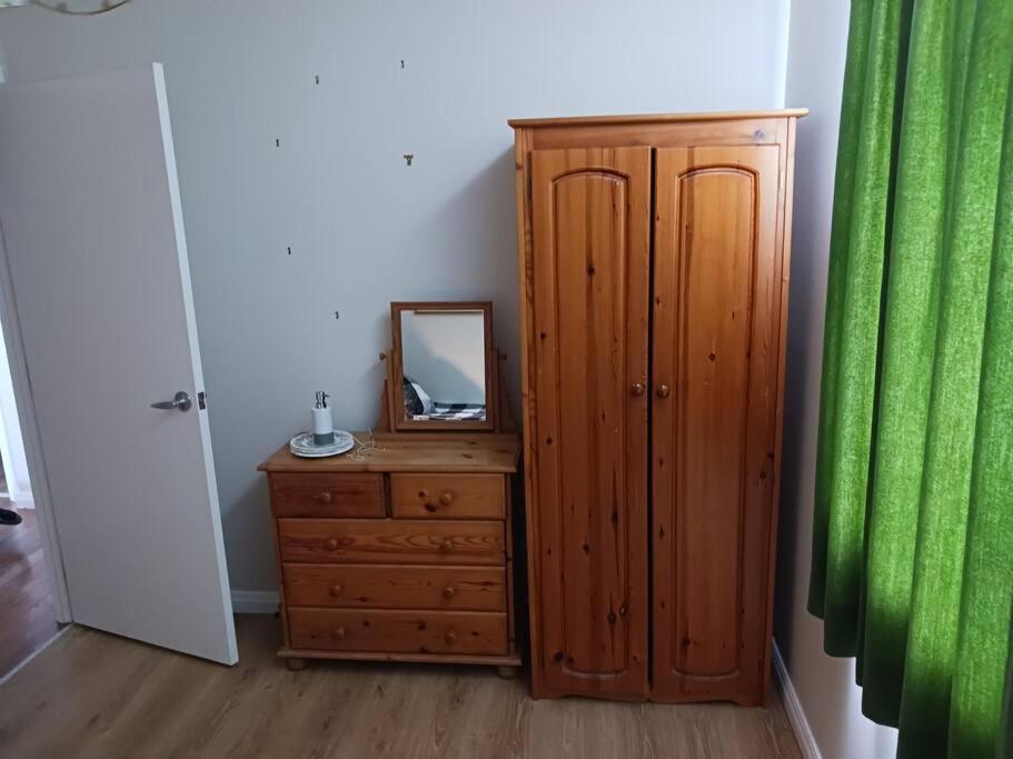 Charming House In Westport Villa Екстериор снимка