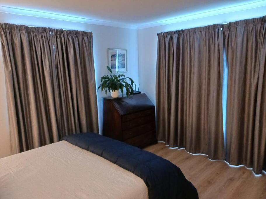 Charming House In Westport Villa Екстериор снимка