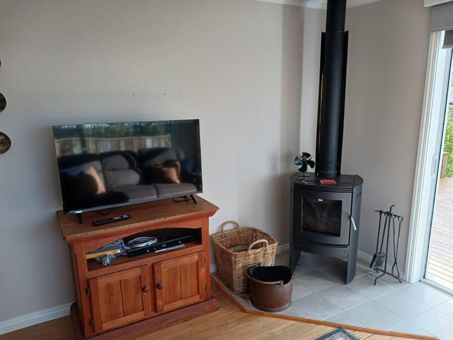 Charming House In Westport Villa Екстериор снимка