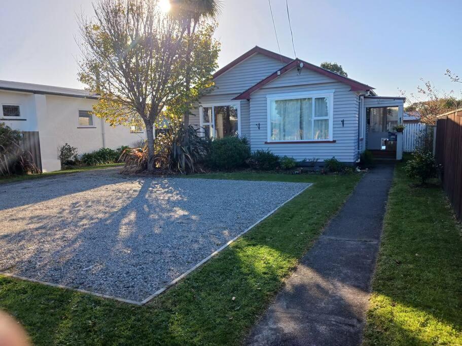 Charming House In Westport Villa Екстериор снимка